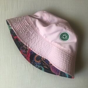 BUCKET HAT